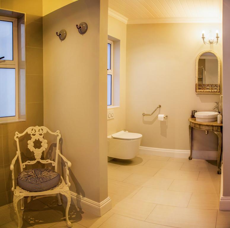 Bright On 5Th Guest House Порт-Элизабет Экстерьер фото